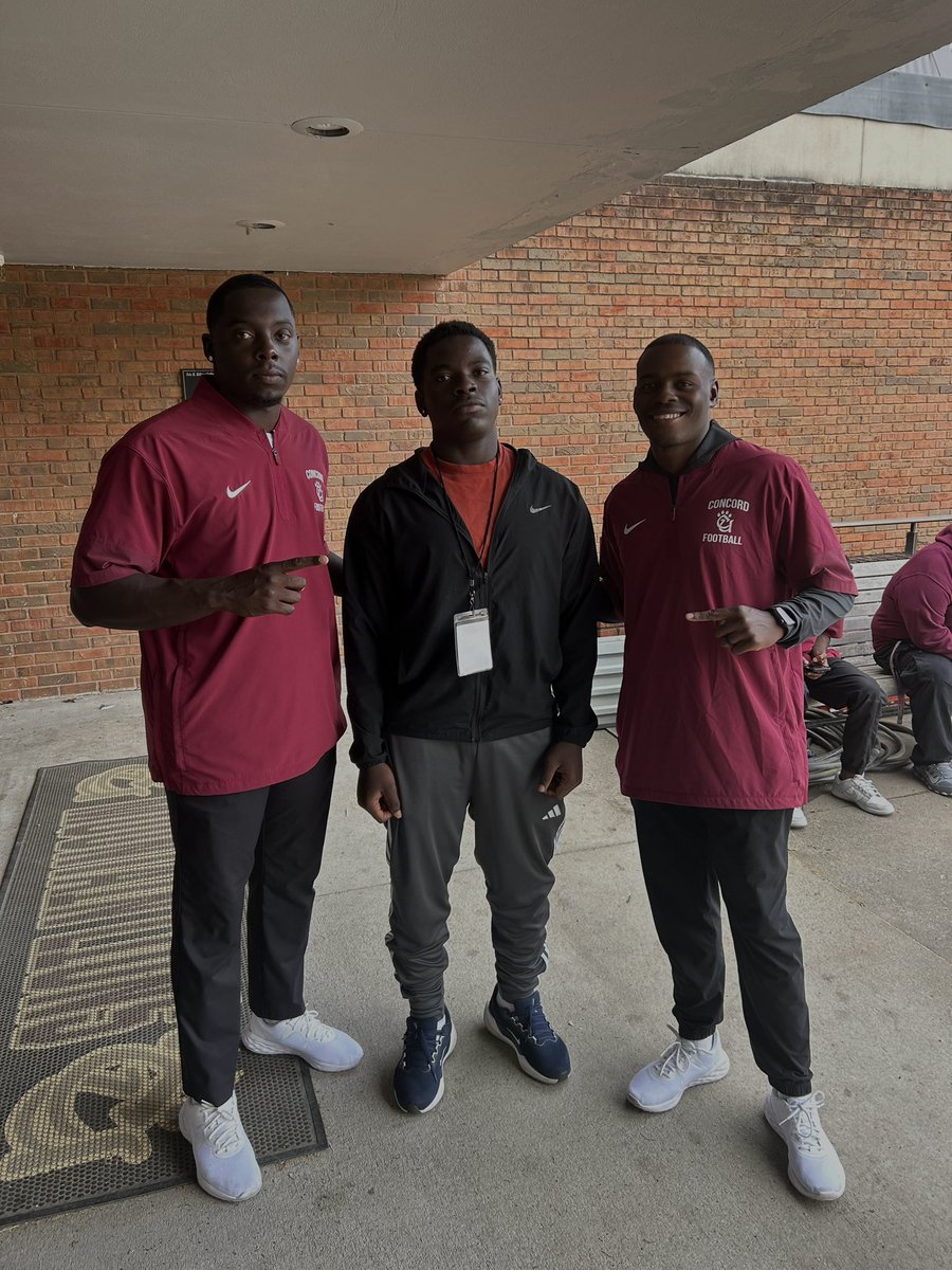 Had an amazing time in Athens thanks to <a href="/Coach_DWhitney/">DeAirus Whitney</a> loved the atmosphere and the tour can’t wait to be back.

<a href="/CoachEBeal/">Emmanuel Beal</a> <a href="/CoachLeppke/">Mitch Leppke</a> <a href="/CUCoachEdwards/">Cody Edwards</a> <a href="/Coach_Blackk4/">Ka’seim Black</a> <a href="/TheCoachFulmer/">Coach Fulmer</a> <a href="/coach_spry/">Coach Spry</a>