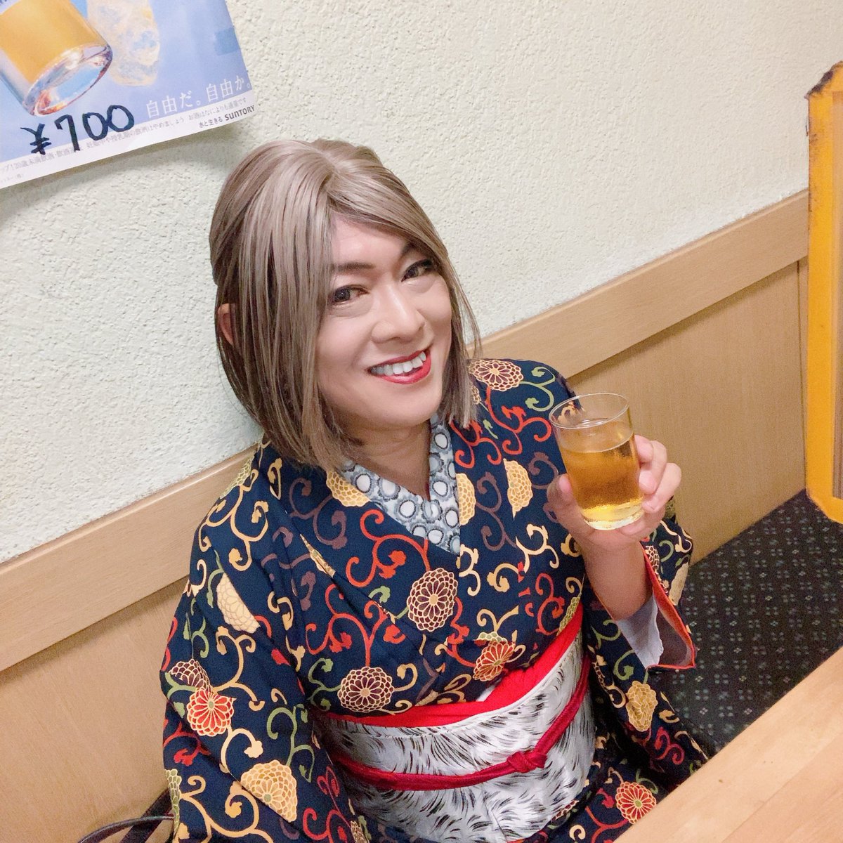 lucifferr41's tweet image. おはよ〜にちようび✨着物でお出かけ👘まずは、モーニングビールだっちゃ🍻