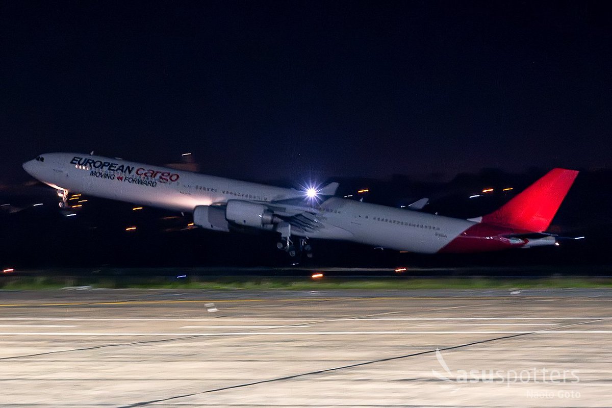 snao122's tweet photo. Ayer el Silvio Pettirossi recibió a un raro A340-600 versión carguero. La última vez que llego un A346 fue en 2016, cuando la misma aeronave pero operando para Iberia trajo a los staff para el Dakar.
#ASUspotters by @aeronauticapy & @aviacionline https://t.co/TfGos08ij5