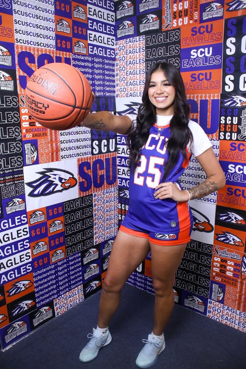 Congrats to Shakrah Gladness (Choctaw/Mvskoke/Cherokee), out of Pocola, Oklahoma, who was joined the women's basketball team this season at Southwestern Christian University.
#NativeAthlete #Choctaw #Cherokee #Creek #SCU