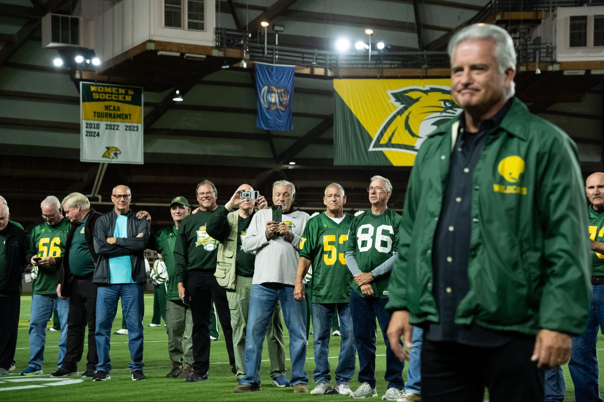 NMU_Football's tweet photo. Legend status: secured. 

#SpiritOfTheWild | #UPGritty https://t.co/vkkK1vRg2W