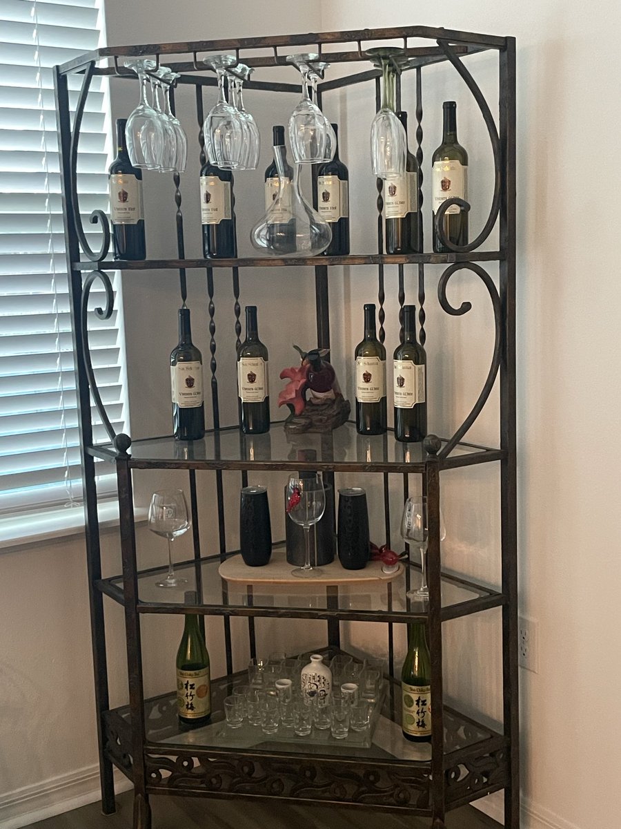 LilOther's tweet image. Cheers to @Jaguars @StAugustineWine for the Teal Deals love of wine 🏈🍷