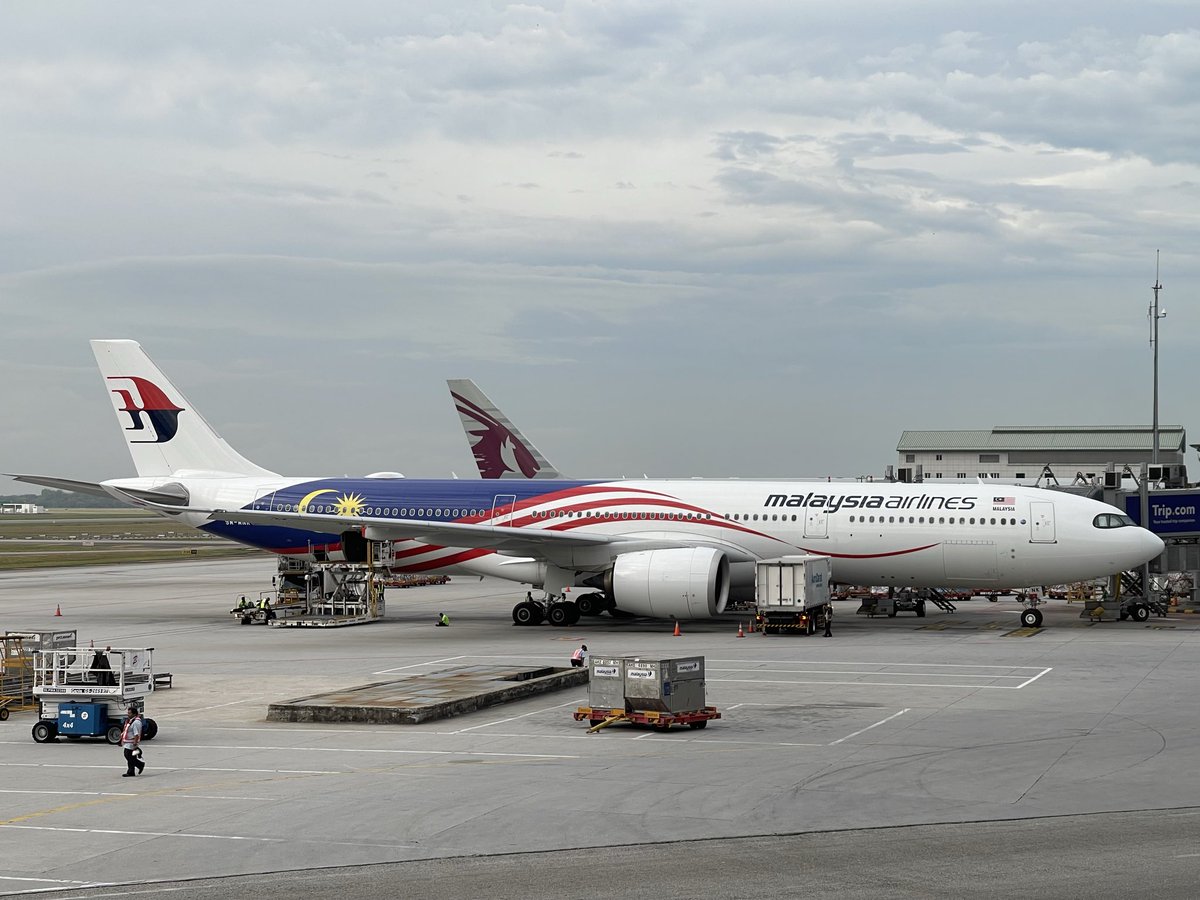 VimanFotography's tweet image. Flying on Malaysia Airlines @MAS @Airbus A330-900 Neo today. The Business Class is a game changer with enclosed suites. Looking forward to the #MalaysianHospitality onboard #avgeek