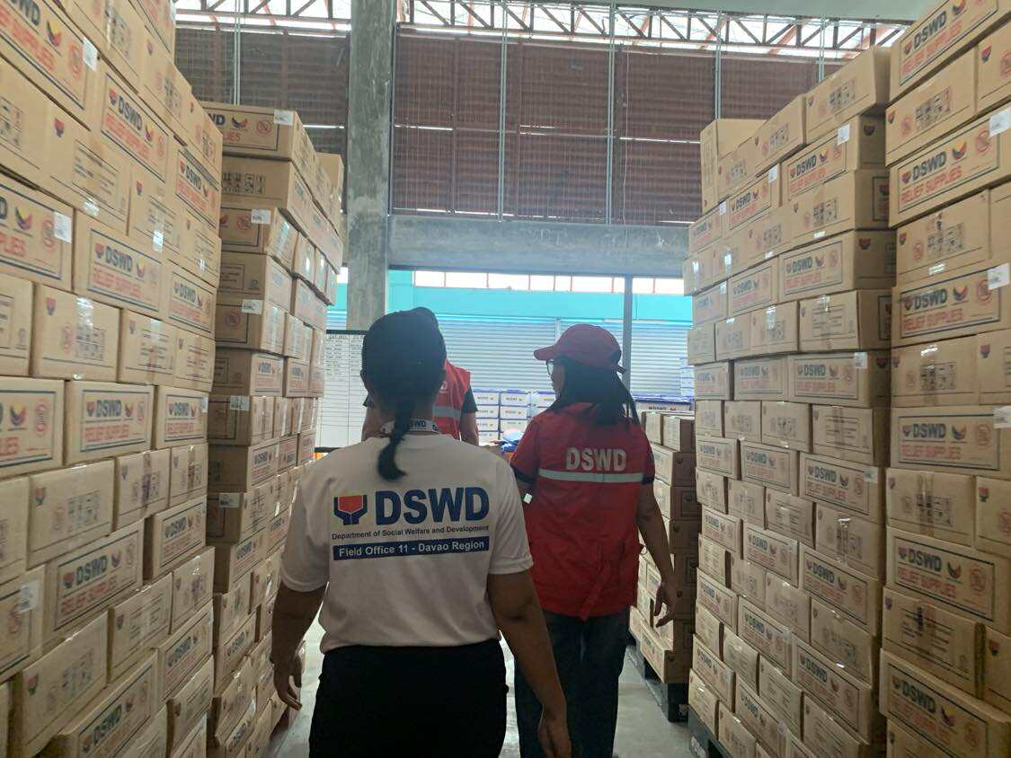 dswdserves's tweet image. Thank You for Your Service, our Angels in Red Vests!

Walang pinipiling araw o oras ang pagseserbisyo ng ating mga Angels in Red Vests nationwide para maihatid ang tulong sa ating mga kababayan.

Ipinakita ng ating mga kawani mula sa DSWD Field Office (FO) 11 - Davao Region ang…