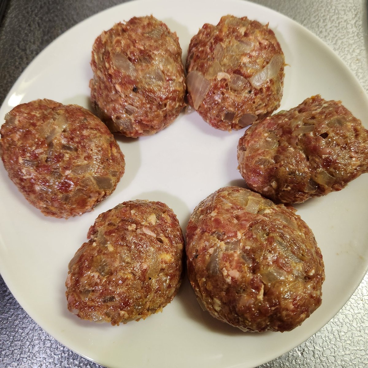 4887ta's tweet image. 美味しいめの手作りハンバーグ弁当❣️玉ねぎレンチンで甘みとふっくら✨
#料理好きな人と繋がりたい
#グルメ好きな人と繋がりたい
#ハンバーグ
#お弁当記録
#大切な人