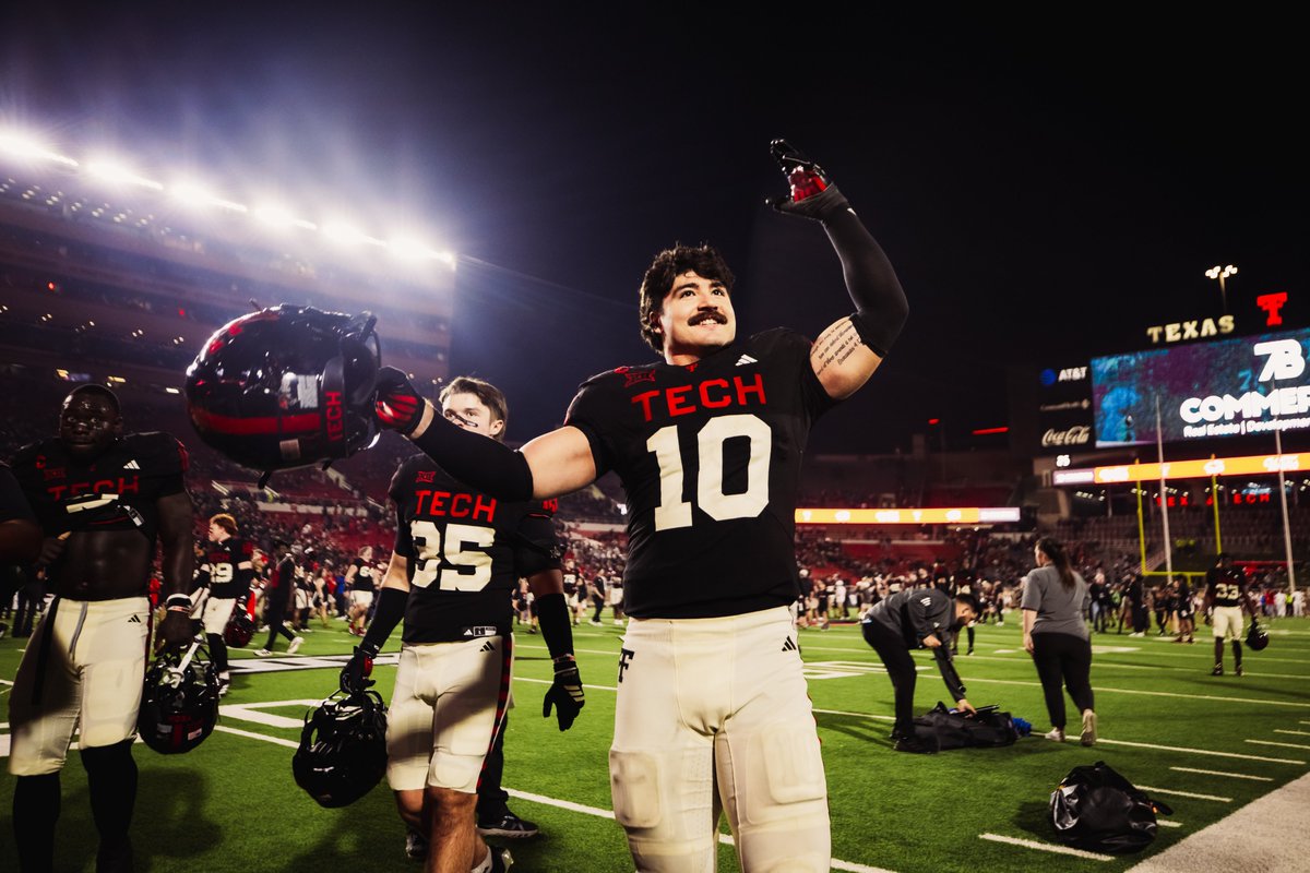 TexasTechFB's tweet image. Great to be back home 🙌