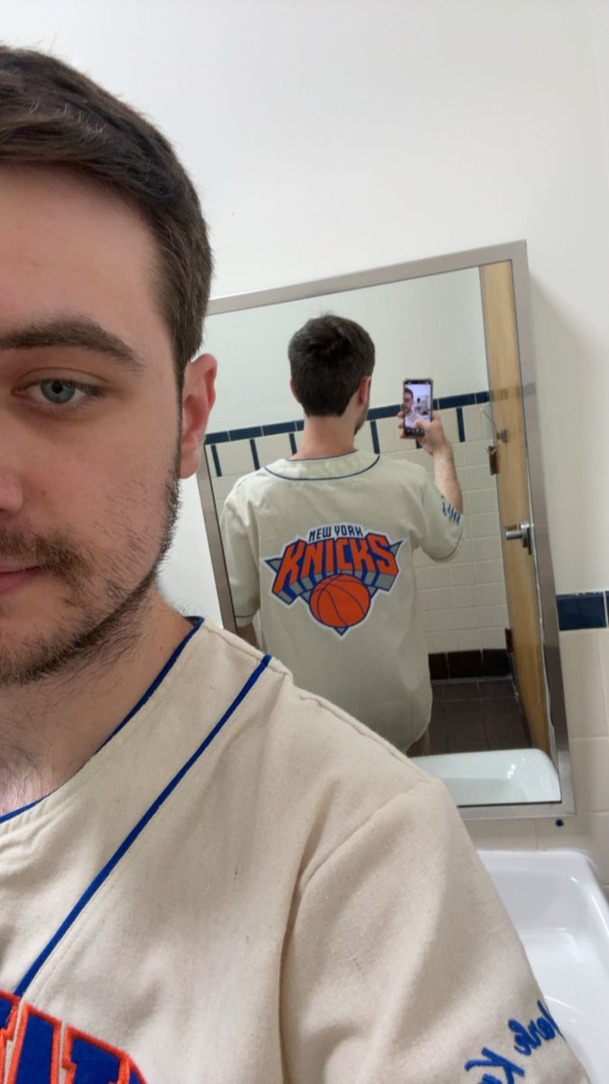 DylanBackerESM's tweet image. Gotta rep the Knicks everywhere I go