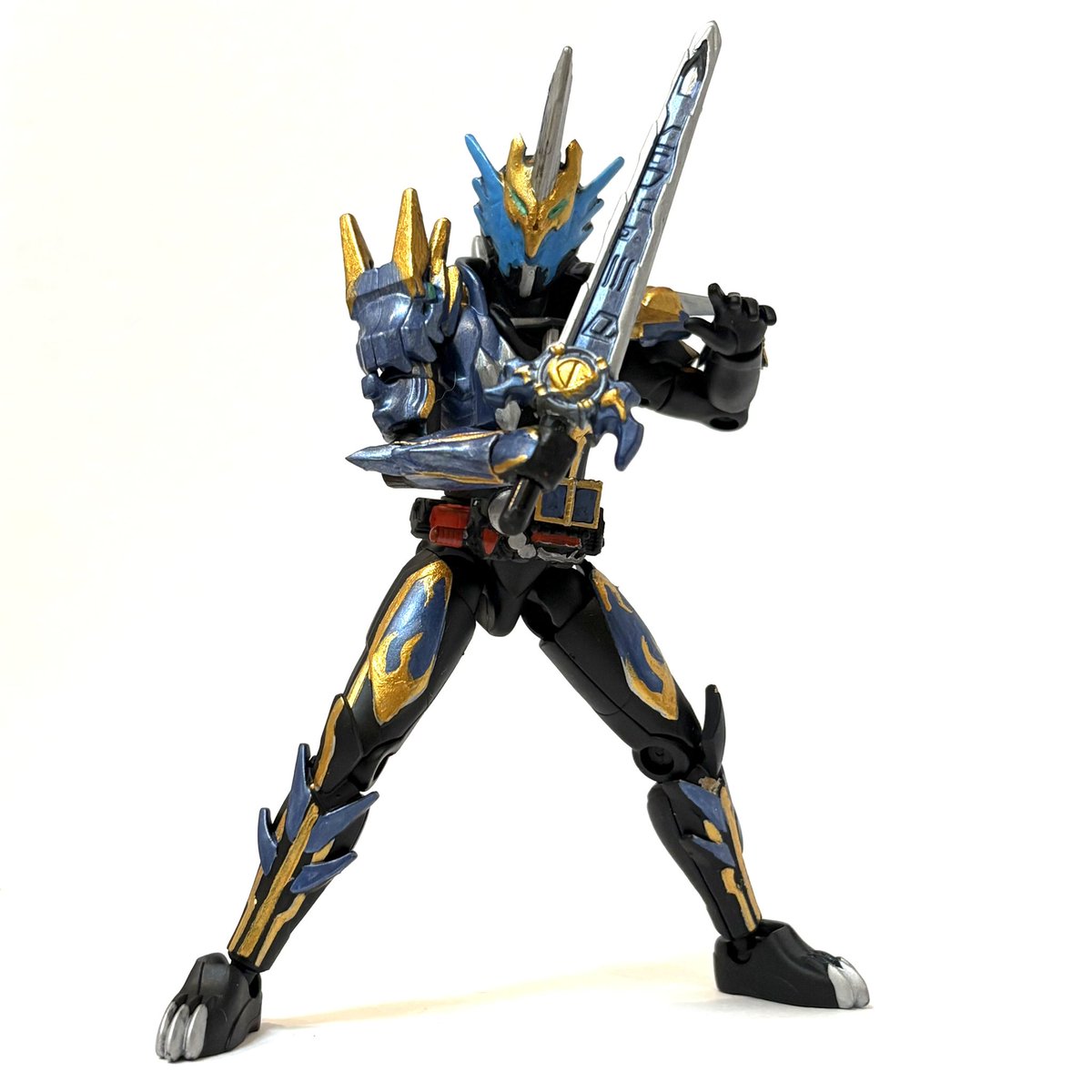 ■仮面ライダークローザー
　ブレイズドラゴン

「かつて筋肉で全てを捩じ伏せた
　常勝不敗の蒼き龍がいた…！」

#装動新戦士
#装動抜刀 #装動