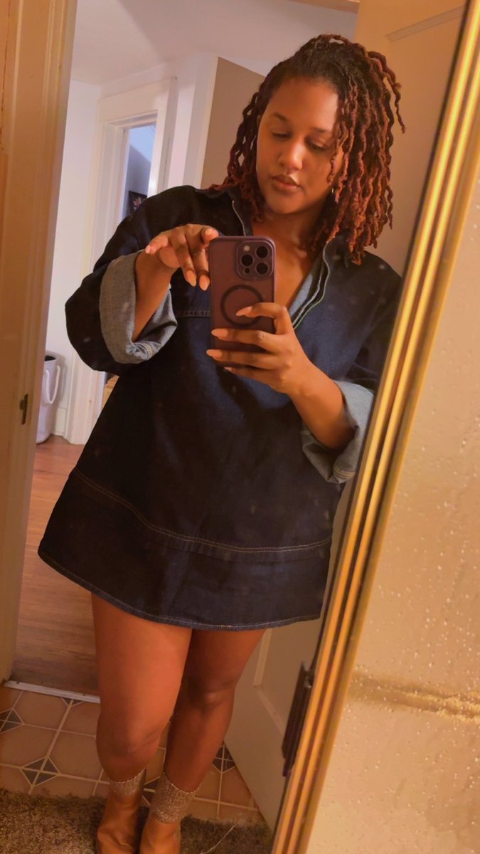 thejnellz's tweet photo. I mentioned dating myself this year. 

The year isn’t over. And I haven’t stopped 🥰 https://t.co/FIWRKGinWR