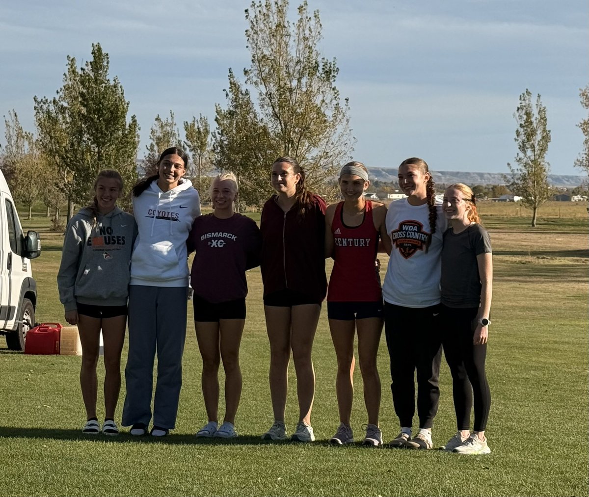 Minot United XC tweet media