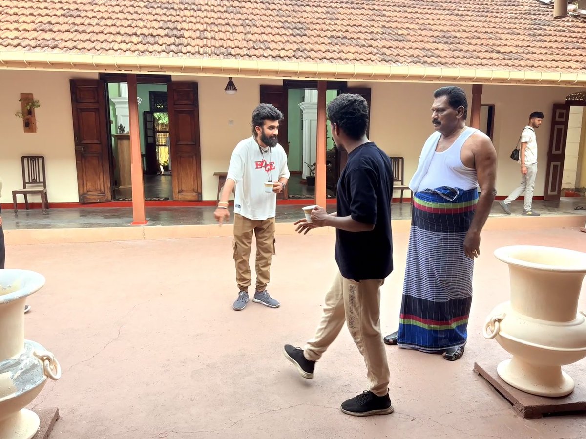 rj_nelu's tweet photo. #RAAZ படப்பிடிப்பு... 🎬
"I'm honored to be working as an #Assistant_Director and #Actor on this #Singhala &amp; #Tamil film. With my background and experience with  🥰#vela_ramamoorthy #Shane_Aaryaa #Reji_Selvaraja, 🤝 I'm confident in my ability to deliver quality work. Thank you" https://t.co/33LXMdef8O