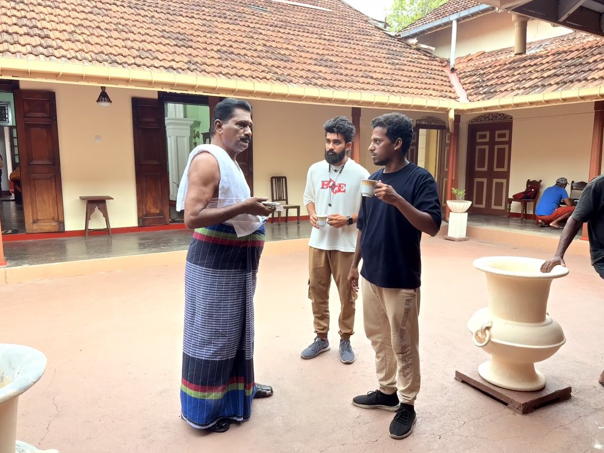 rj_nelu's tweet photo. #RAAZ படப்பிடிப்பு... 🎬
"I'm honored to be working as an #Assistant_Director and #Actor on this #Singhala &amp; #Tamil film. With my background and experience with  🥰#vela_ramamoorthy #Shane_Aaryaa #Reji_Selvaraja, 🤝 I'm confident in my ability to deliver quality work. Thank you" https://t.co/33LXMdef8O