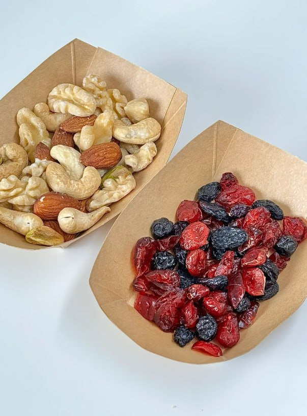 anima33775's tweet photo. Oxford Street 🛍️ rush, but my energy is calm with dry fruits 🌰. Hazelnuts 🥜 and prunes 🍑 keep me nourished, even in the city's chaos 🚶‍♀️🌃❤️. A perfect balance of hustle and health https://t.co/Y8qTUoQrlD