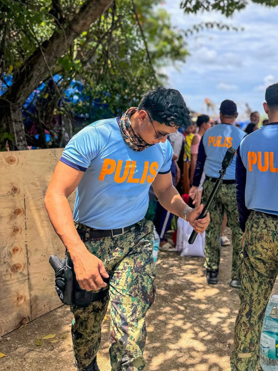 SexGodInvoker's tweet photo. Ug diri pa ni sa Pagadian, nakasab-an na ni kay ga-vlogger lang. 🤣 https://t.co/R6OLWRbUoP