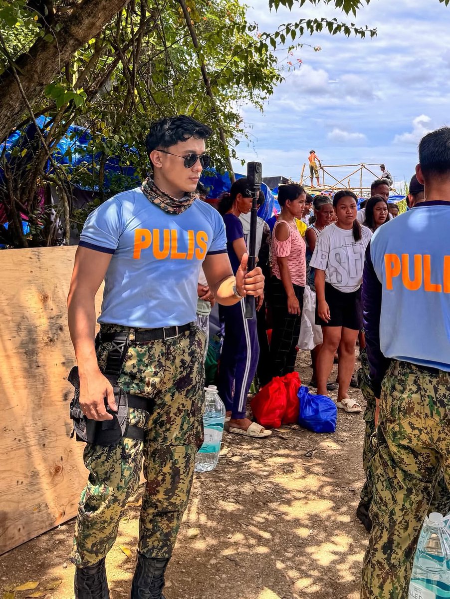 SexGodInvoker's tweet photo. Ug diri pa ni sa Pagadian, nakasab-an na ni kay ga-vlogger lang. 🤣 https://t.co/R6OLWRbUoP