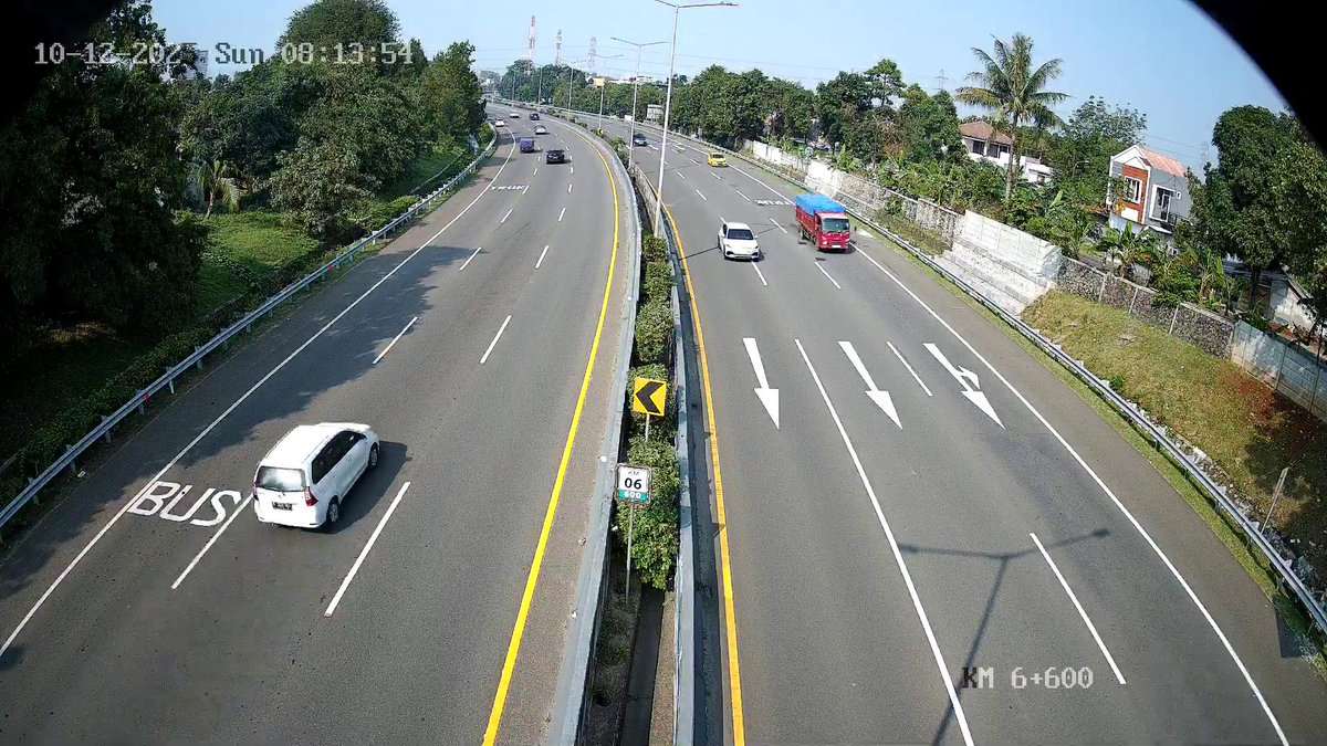 infotolbsd's tweet image. 08:13 WIB lalin ruas tol Pondok Aren-Serpong lancar di kedua arah cuaca cerah,tertib berkendara dan gunakan selalu sabuk keselamatan anda.
@TMCPoldaMetro @RadioElshinta @SonoraFM92