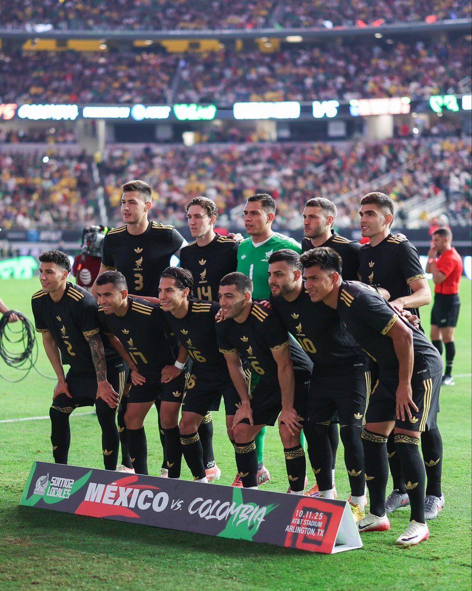 miseleccionmxEN's tweet image. This is our starting XI against Colombia. 😎

Come on, guys! 💯

 #PorMéxicoTodo 💚🤍❤️