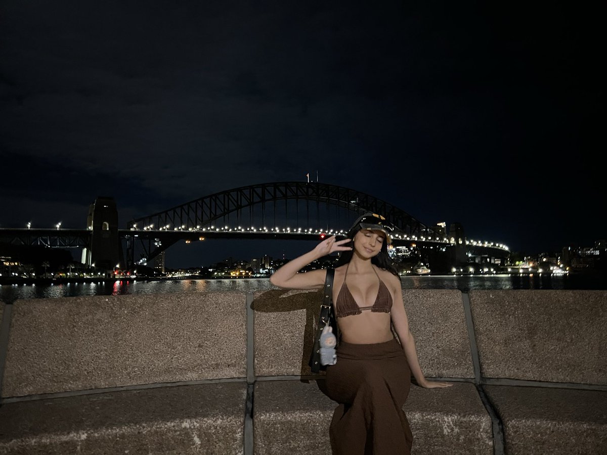 sanddddddii's tweet photo. i miss walking around in sydney https://t.co/xBPjLnVDwY