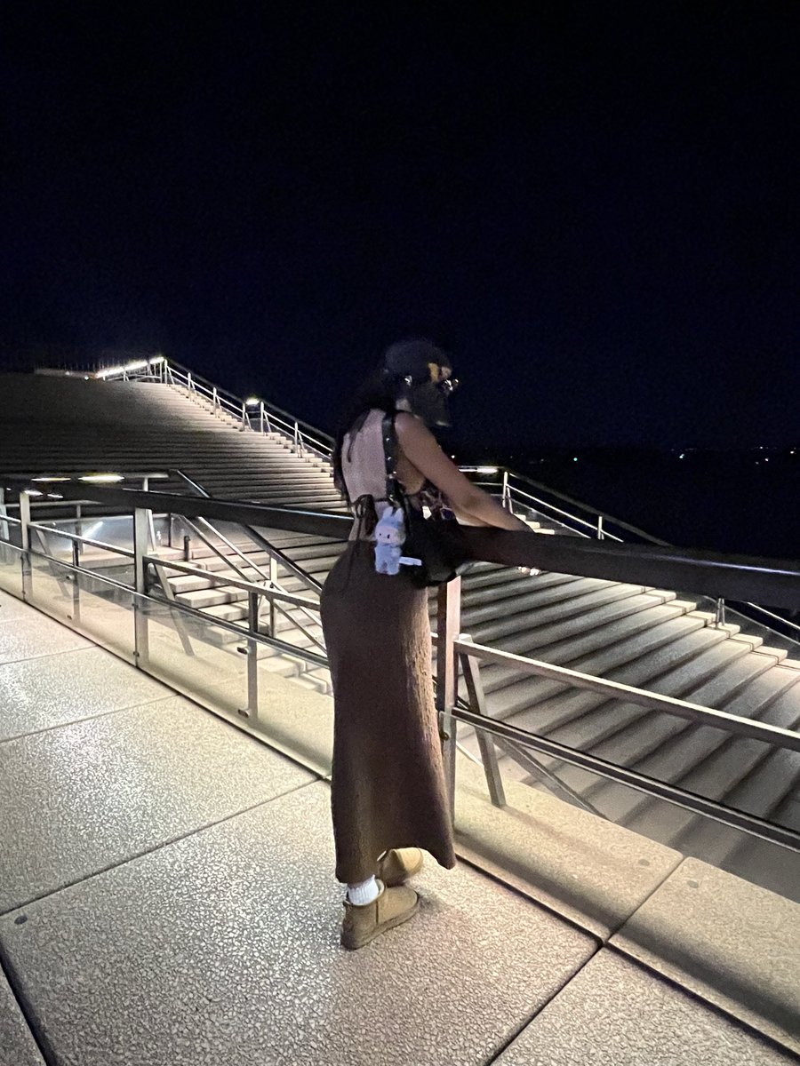 sanddddddii's tweet photo. i miss walking around in sydney https://t.co/xBPjLnVDwY