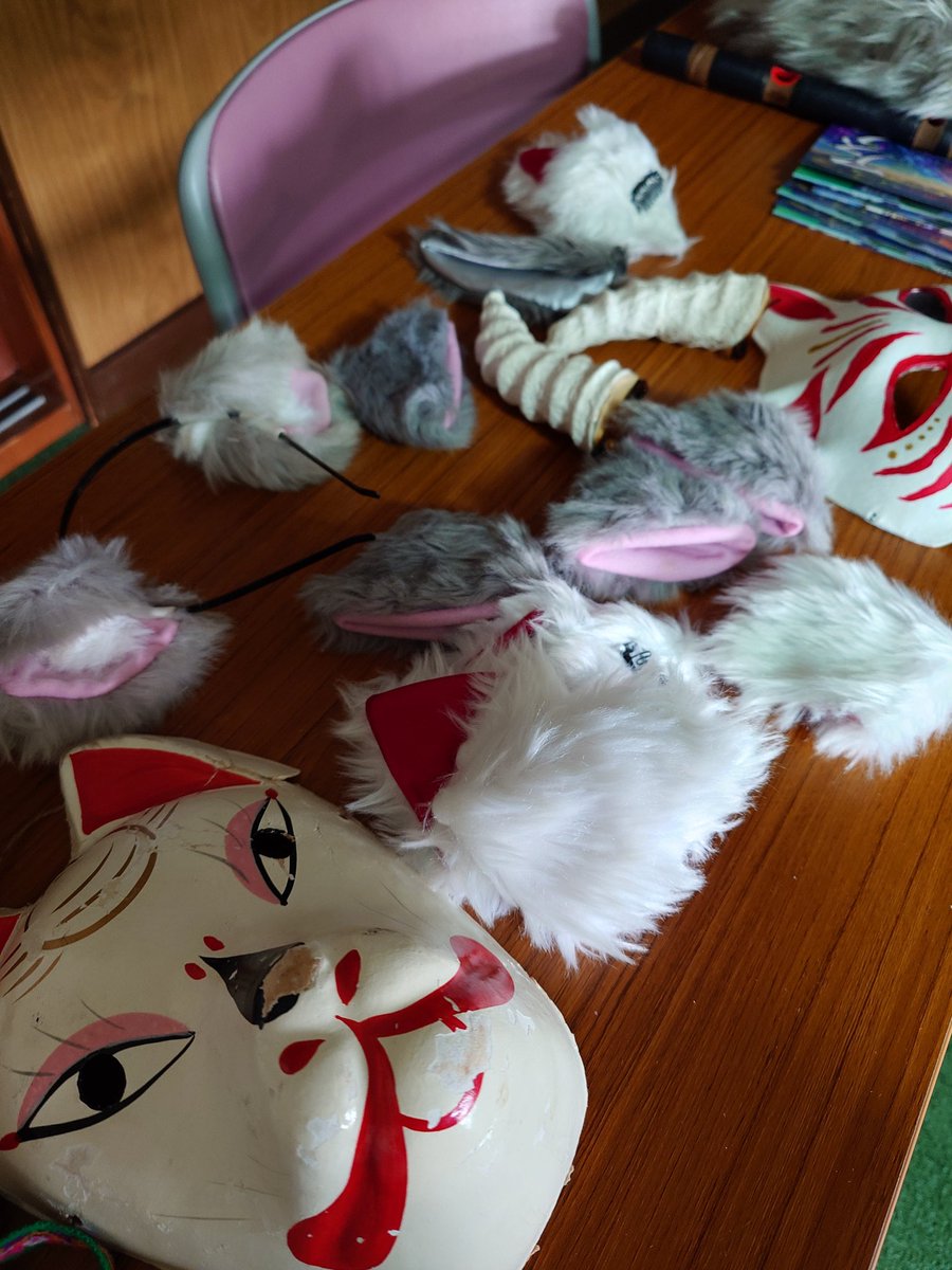 #狩コス 受付始まりましたね🌸
#石狩和ロウィン の和洋折衷や妖怪体験、妖怪メイクは、能量寺さんにて受付・着付けを行っております。
耳パーツなどは無料貸出🦊
着物は一律1000円で販売もあります。派手め着物や刺繍羽織などご用意👘

説明シート作ってもらってました！超分かりやすくて助かる！🙏🏻