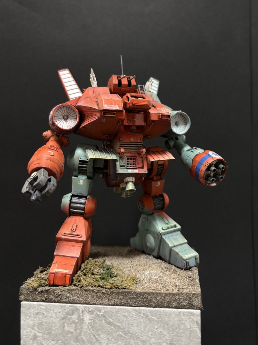 1/144ダッガータイプ完成しました。

先週のアニメカフェス2目指して作っていたが、完成直前に盛大に塗膜が剥がれ、本体のみサフ吹きからやり直しましたw

ザブングルのキットは初製作でしたが、個々の部品の形状がなかなかカッコ良い、良キットでした。