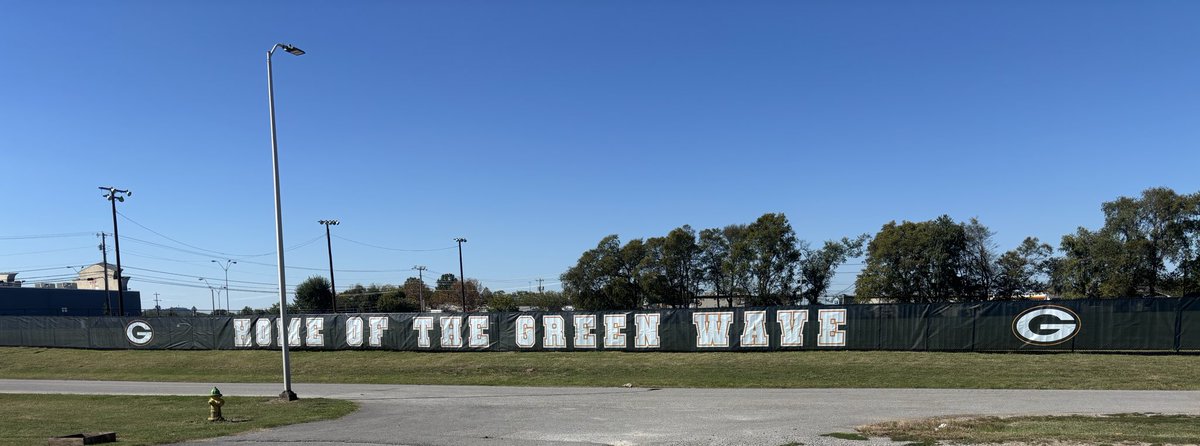 Our practice facility just got a major upgrade — a new fence, new irrigation system, and a sharp new windscreen showing off that Green Wave Pride! 

Huge shoutout to Dr. Becker and the Gallatin administration for their support — and an extra thank you to the Gallatin Quarterback