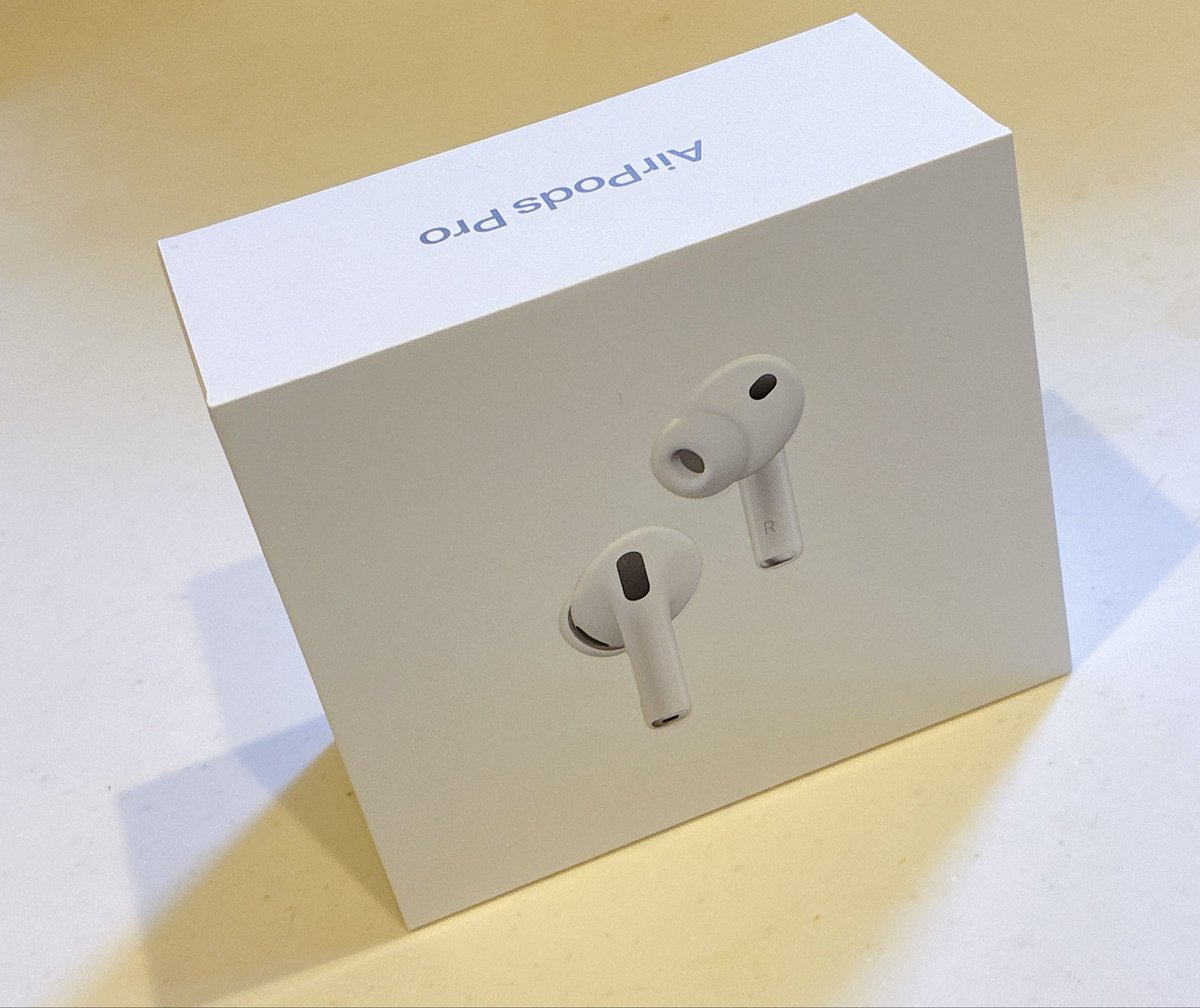 Airpods Pro 3

初代からの買い替えは控えめに言って最高。
同じ曲を聞いても全然違う。
仕事でも使ってるからコスパも最強！

初代はAppleCareでバッテリー交換→新品交換(無料)だったから同じように使い倒したい。