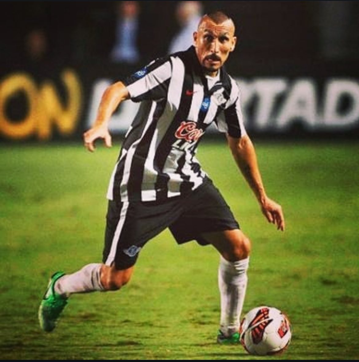 No tenés la culpa de nada. Viniste e hiciste hasta lo imposible para que el equipo funcione, pero no te respondieron.

Vaya, descanse y disfrute de la vida, Cholo querido!