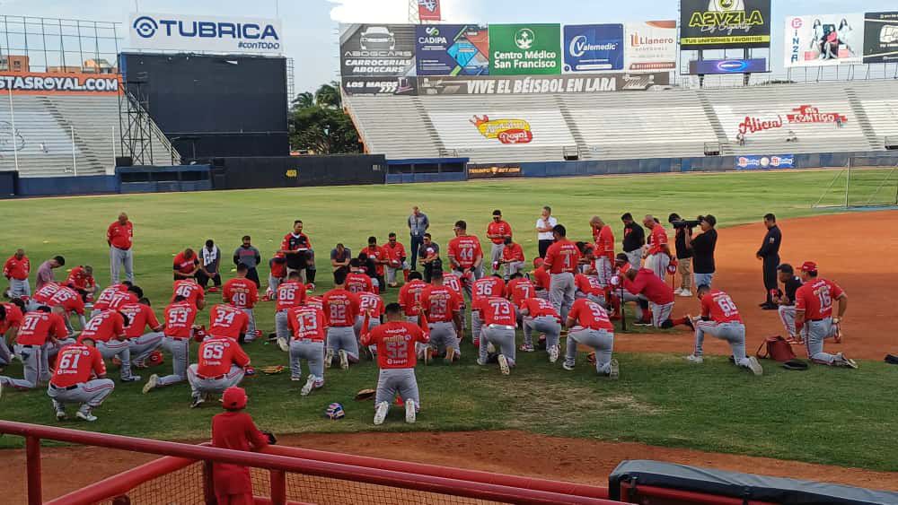 #EsNoticia 🗞️|🆑⚾Cómo antesala al inicio de la LVBP (2025-2026) gob <a href="/luisreyespsuv/">Luis Reyes Reyes</a> dispensó visita al estadio AHG para un recorrido y compartir con la plantilla del <a href="/CardenalesDice/">Cardenales de Lara</a>
<a href="/mindeporte_ve/">Ministerio del Poder Popular para el Deporte</a> <a href="/LVBP_Oficial/">#UnaVidaUnaLiga ⚾️🇻🇪</a> <a href="/cardilloromero/">Franklin Cardillo</a>
#11Oct
#NaGuaraReyesRF