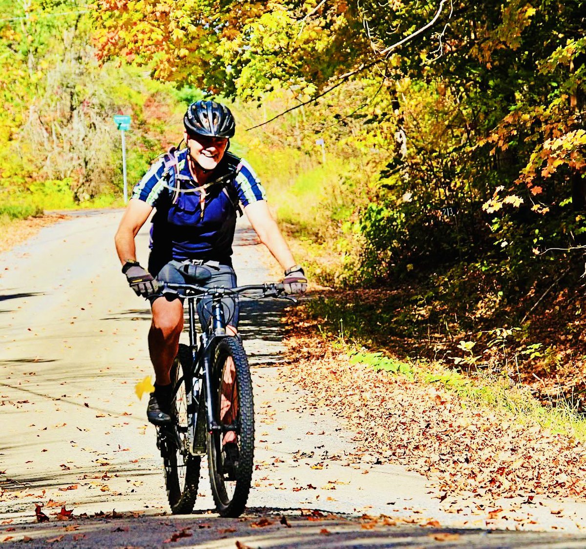 Just riding…. Cause I can 
#backroads #leafpeeping 
#oldguy