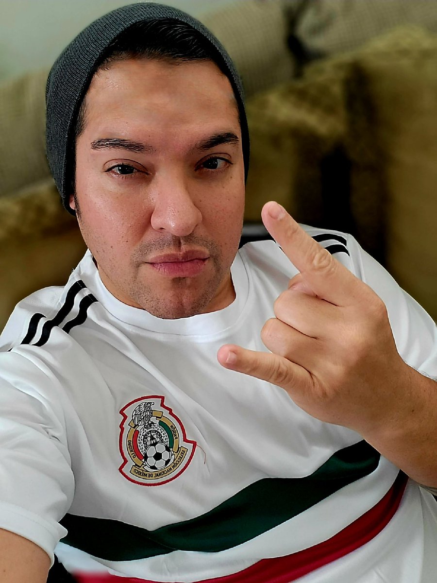 bomberoweech's tweet image. Vamos! 💚🤍❤️ 🇲🇽
#ATTStadium ☆