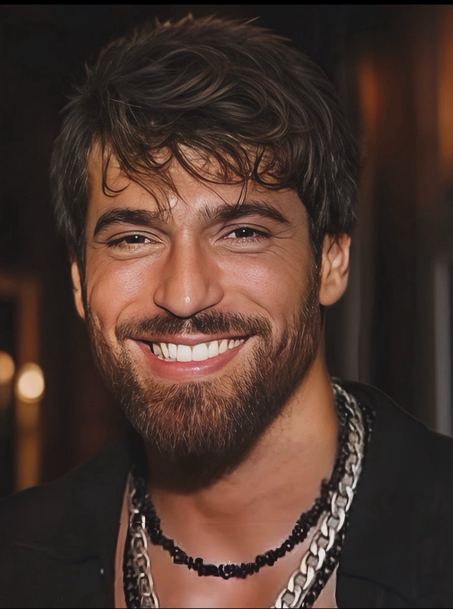 Wishes everyone in the CYFANDOM a peaceful and relaxing evening ✨🌙✨
Good night and sweet dreams, my friends ✨🌙✨
#CanYaman 
#Sandokan
CanyamanAmericaFans50