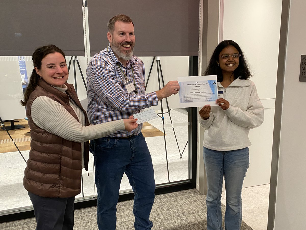 Congratulations to Vaishnavi Mahankal on having won Best Poster, Life Sciences Division at the Pittsburgh Diffraction Conference for her work on "Fixed-Target Microfluidic Device for Anaerobic Crystallography"!!!