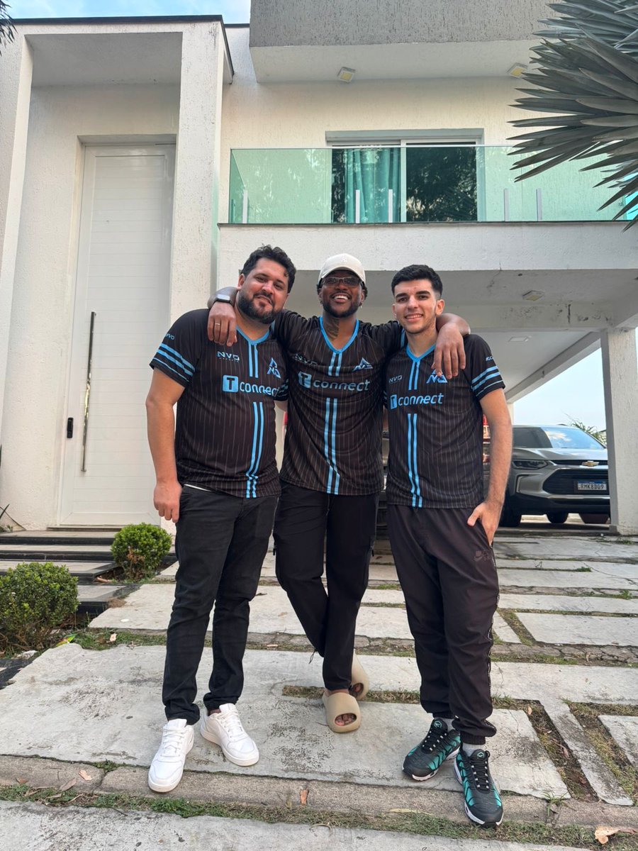 anovaordemgg's tweet photo. Diretoria tá na ativa!🔥
Vem novidades por aí!👀💙
#GONVO💙 https://t.co/douAZ6lwnl
