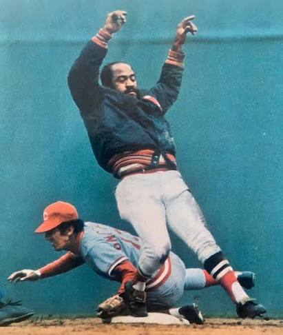 billsperos's tweet image. 50 YEARS AGO TODAY

⚾️ Red Sox beat Reds in Game 1 of the World Series at Fenway Park 

📺 @nbcsnl makes its debut with George Carlin as the host