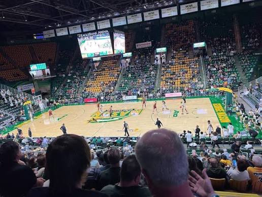 SydMarshall27's tweet image. After a great conversation with Coach Meechi, I’m so blessed to announce I’ve received an offer from George Mason University! Go Patriot?!  💚💛 #offered #notcommitted @CFEliteSports