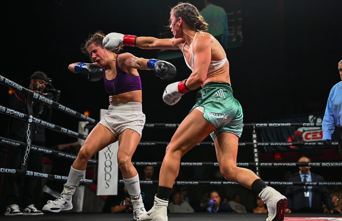 BoxingMBeauty's tweet image. Colorado’s 5x USA National champ @1MooreRound now (3-0, 1KO) after a unanimous decision lightweight win over UFC flyweight Victoria Mason (1-1, 1KO)🇺🇸
📸 @TheFightPhotos