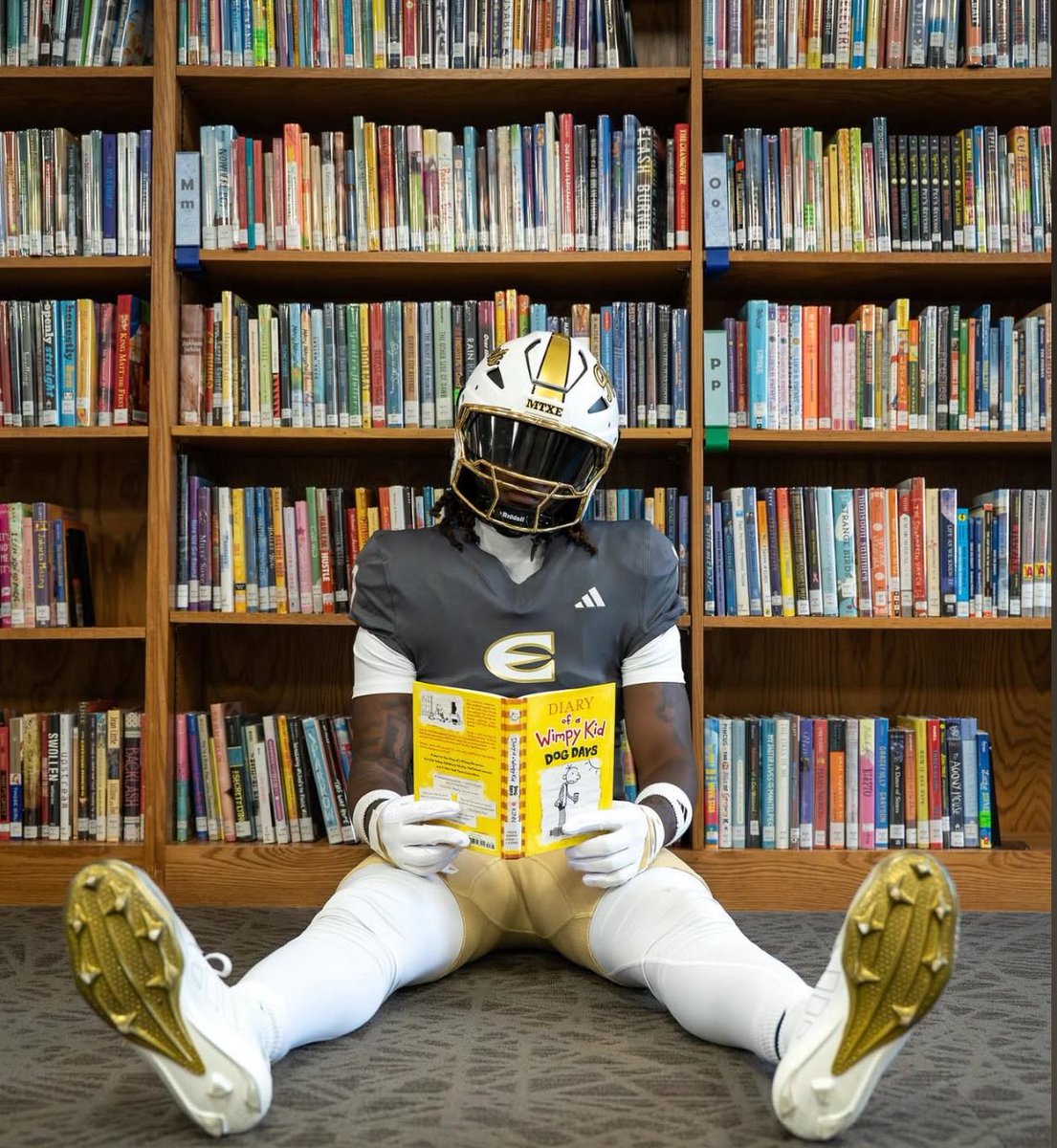 Sidelines - Emporia State tweet media