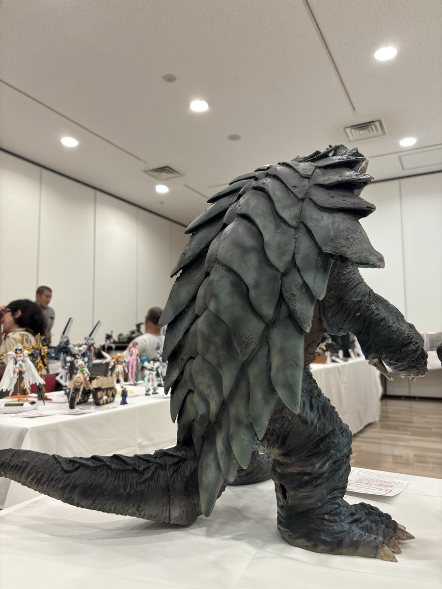 ２日目はガメラを追加展示中　おかホビ