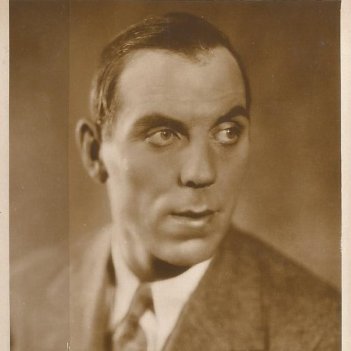DrBuzz_Forensic's tweet image. Film actor Karl Dane was #BornOnThisDay, Oct. 12, 1886. A silent film star, he transitioned poorly to sound films; his Danish accent being problematic, eventually broke &amp;amp; broken, he passed in 1934 (age 47) from #suicide (gunshot). #RIP #GoneTooSoon #SuicideAwareness #mentalhealth