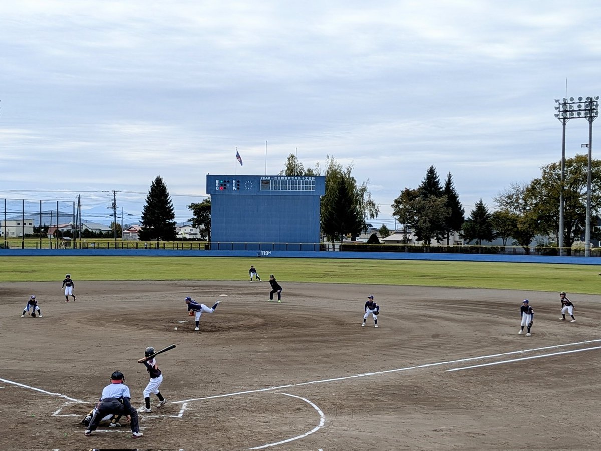 pip_muranaka's tweet image. 比布町長旗争奪少年野球大会が開催され、近隣市町から8チームが出場し熱戦が繰り広げられています。

比布・上川大雪合同チームはタイブレークの末残念ながら初戦敗退となりましたが一生懸命なプレーが素晴らしかったです。
#北海道 #比布町 #ぴっぷ町 #少年野球