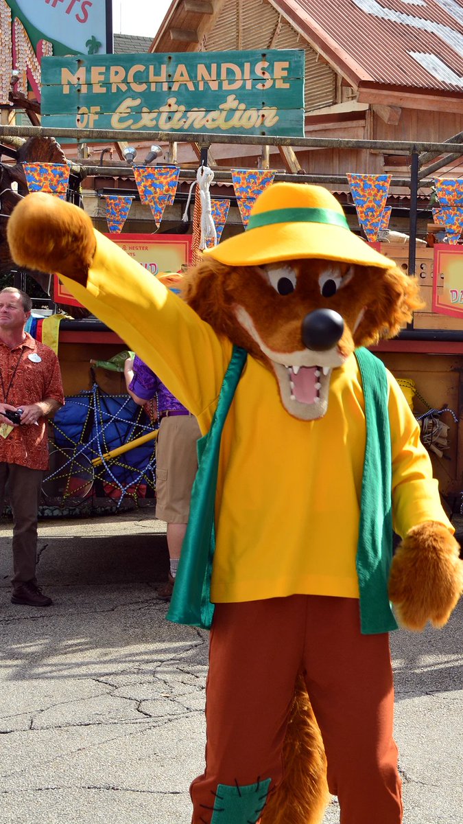 BeastCoasters's tweet image. For anyone who didn't know, all of our brers once roamed Animal Kingdom, although definitely rarely.
Now they are only in Tokyo :(