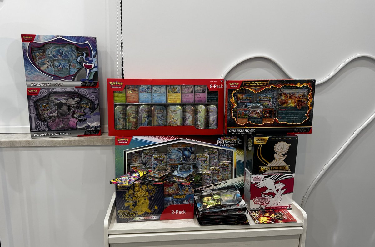 itsLibsky's tweet photo. Opening $1000 Worth of Pokemon! 
*For half the price get in here (: * 

https://t.co/PIubsQxfqD
#pokemon #stream #PokemonTCG #live https://t.co/Nk0PCleB0i