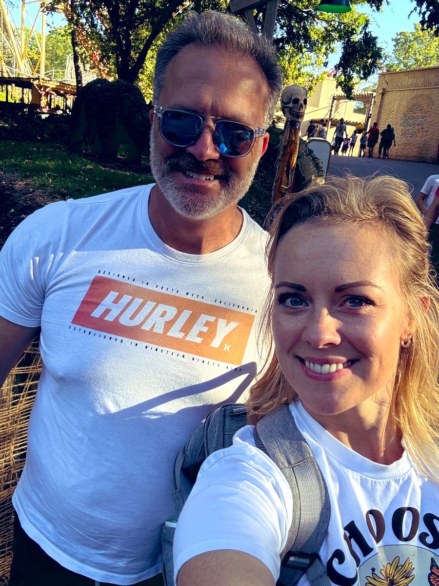 mountainboy051's tweet image. Enjoying the last feelings of summer riding rollercoasters and soaking up the sun @M3ganEliza 

#worldsoffun 
#timetogethermeanseveryrhing