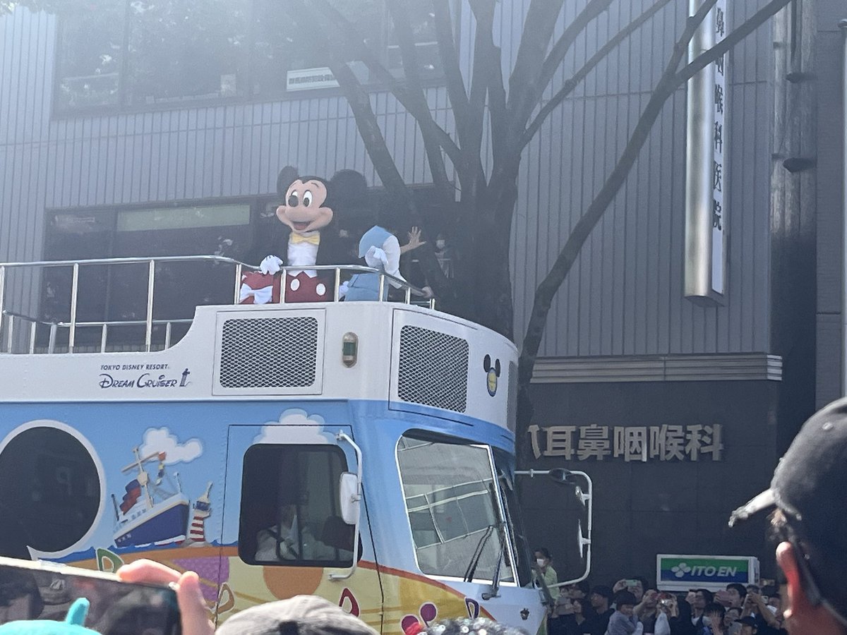 GomiNEET_53210's tweet image. バケパじゃねぇからミッキー先生見れねぇよ
でもドリームクルーザーのデザインアツかった
#前橋まつり #ディズニー #TDR_now ?