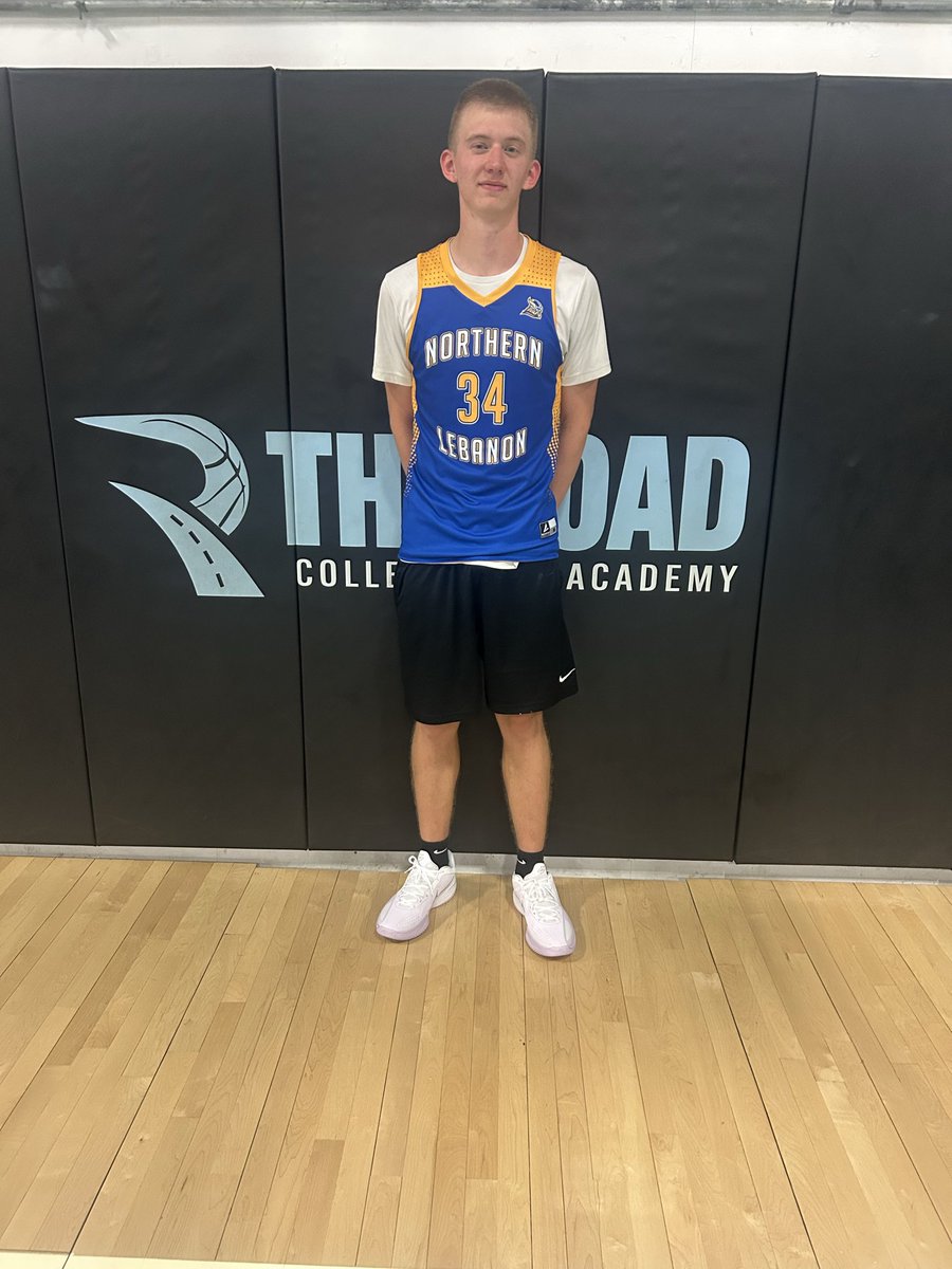 TheRoadPrepAca1's tweet image. 🏀 ROAD BOYS HS FALL LEAGUE RECAP (9/24 – 10/8) 🛣️
Three weeks in and the competition’s heating up 🔥
Big-time performances and clutch buckets all around 💪

 LEADING SCORERS:

📅 WEEK 3 (10/6 – 10/8)
Lewisburg 48 – N. Lebanon 31
⭐ Cooper Mowry – 15 pts
⭐ Nolan Lesher – 14 pts
