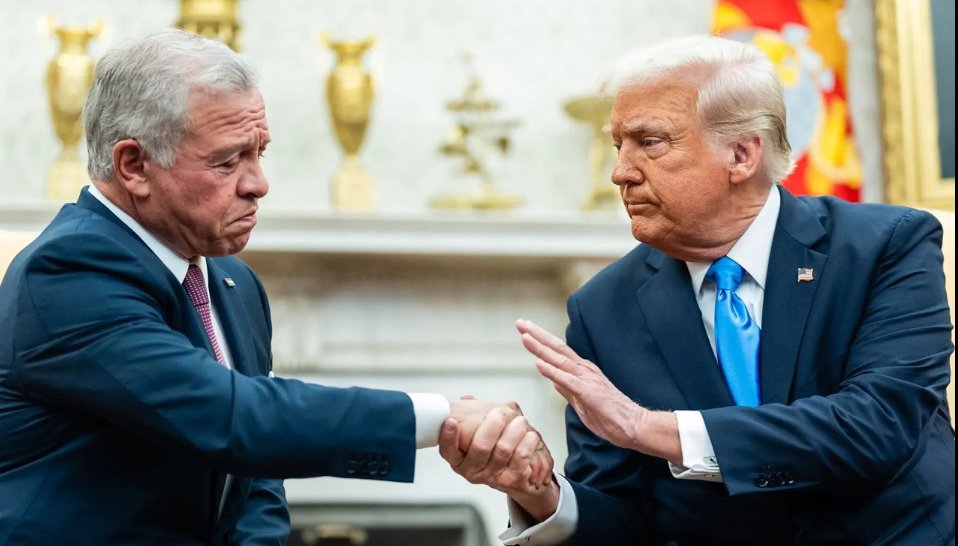 أمريكا و #الكيان_الصهيوني وقادة العالم تعاملوا وإحترموا وشكروا كل من له تواصل وإتصال مع #حماس وقيادتها ، لذلك شكروا #مصر  و #قطر  و #تركيا بينما <a href="/KingAbdullahII/">عبدالله بن الحسين</a> لم يذكره ولم يشكره أحد ، لأنه قزم نفسه وحكومته وحجم دور #الأردن في #القضية_الفلسطينية وخاصه #غزة ، لإنهم أخذوا بتوصية