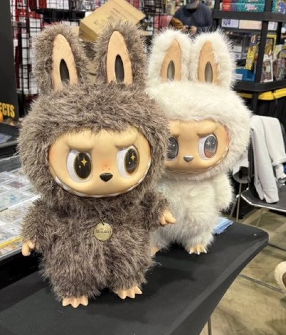NJscriptwriter's tweet image. Do they make these Labubu in life sized costumes so @kryptobaby777 and I can run around our neighborhoods on Halloween?

I need to be a 6 foot tall Labubu!
