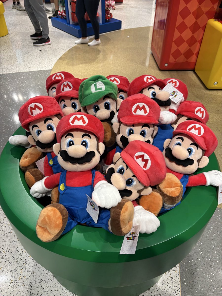 How I imagine <a href="/LarryFishburger/">LarryFishburger</a> dreams are but the Luigi is him and Mario is <a href="/ChilledChaos/">Chilled Chaos</a>