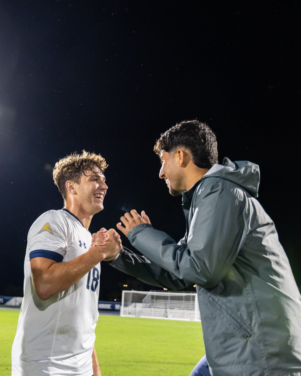 OspreyMSOC's tweet image. Staying unbeaten in @ASUNSports play and extending our win streak to nine straight!

#SWOOP